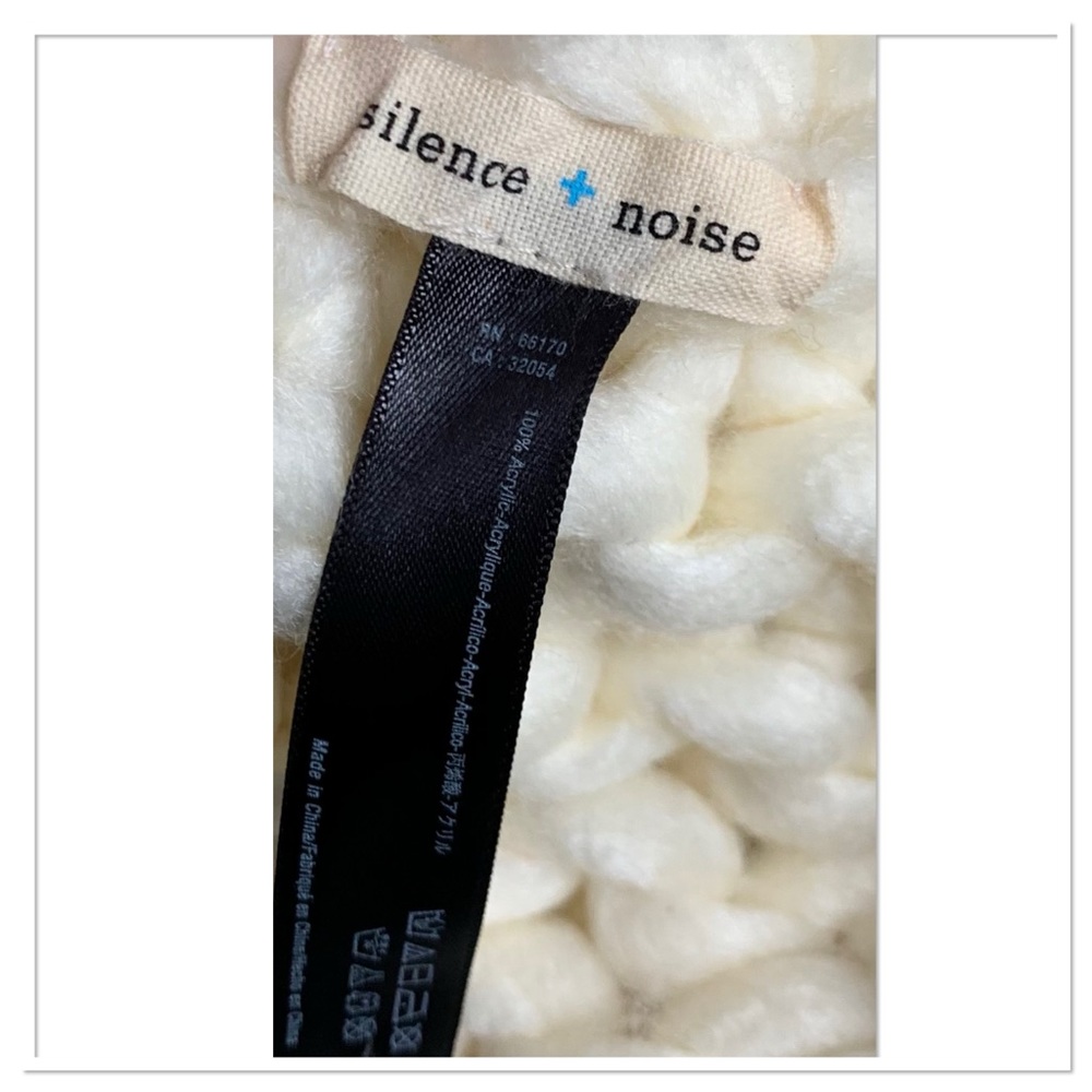 Silence + Noise Chunky Knit Pom Pom Beanie Ivory Black One Size - Picture 4 of 4